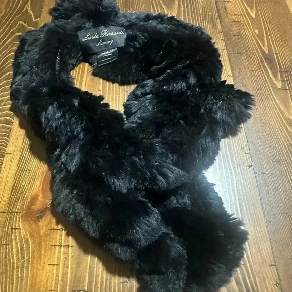 LINDA RICHARDS LUXURY PULL THRU REX RUFFLE SCARF RABBIT FUR - Picture 2 of 5